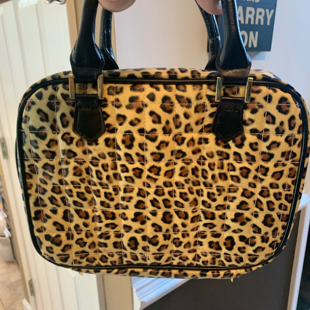 Cosmetic bag